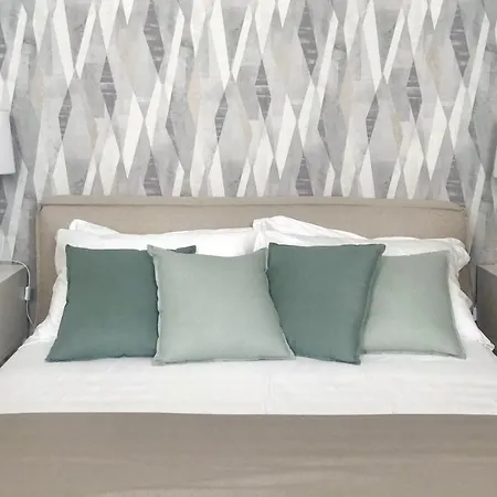 Laus Teatro Petruzzelli بيت ضيافة 3*